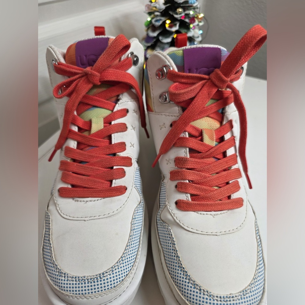 Ugg✨Pride Highland Hi Cali Collage Sneaker✨High Top Water Resistant•LIKE NEW• 9 - Picture 12 of 14